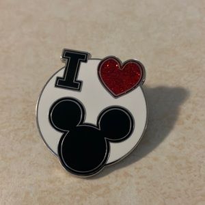 I ❤️ Mickey single back pin